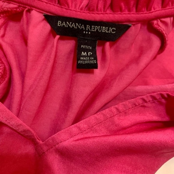 Banana Republic Ladies Medium Petite Hot Pink Fuchsia Flutter Sleeve Blouse Top - Picture 3 of 3